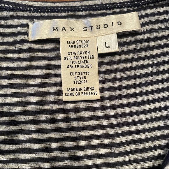 Max Studio ruched top - Picture 7 of 8